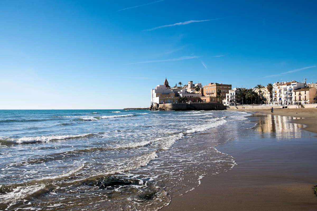 Las 10 mejores playas de Barcelona + MAPA 【2021】