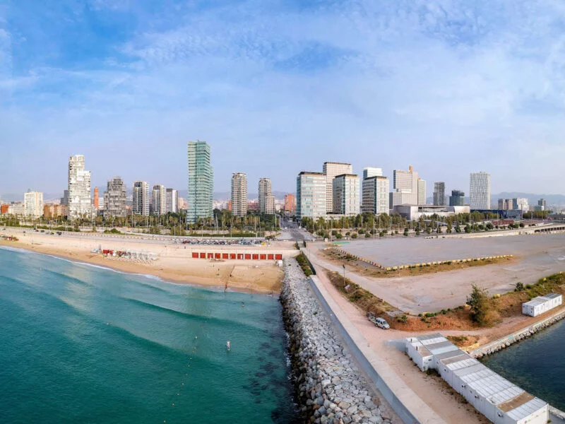 ▷ LAS 10 MEJORES PLAYAS DE BARCELONA + MAPA Playa de Llevant