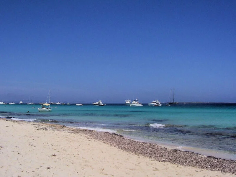 ▷ LAS 12 MEJORES PLAYAS DE FORMENTERA + MAPA Playa de Levante