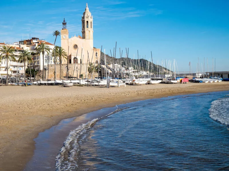 ▷ LAS 10 MEJORES PLAYAS DE BARCELONA + MAPA Playa de Sitges