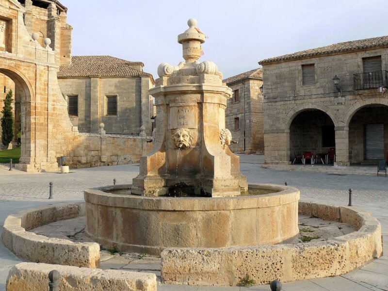 Plaza Mayor de Sasamón