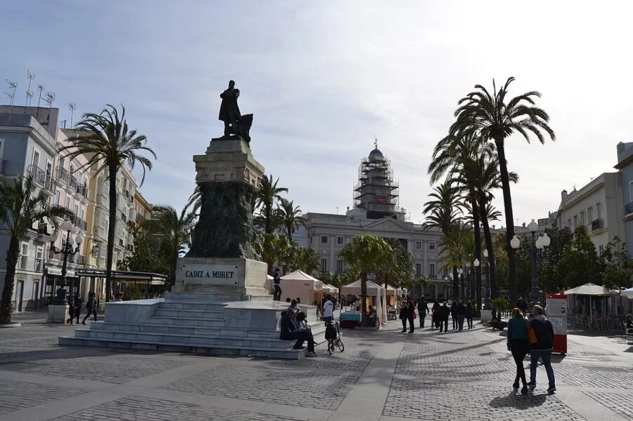 ▷ 18 Mejores Lugares QUE VER EN CÁDIZ Plaza San Juan de Dios Cádiz