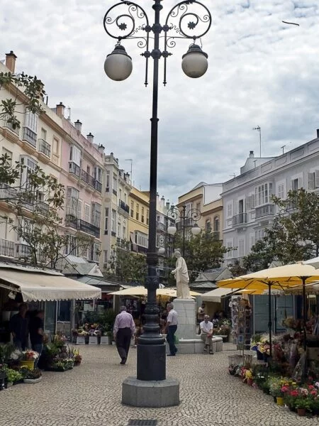 ▷ 18 Mejores Lugares QUE VER EN CÁDIZ Plaza Topete Cádiz