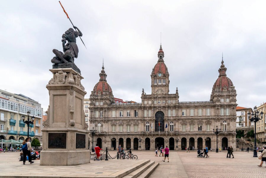 ▷ 12 Mejores Lugares QUE VER EN A CORUÑA Plaza de María Pita