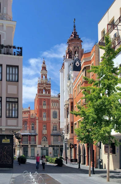 ▷ 13 Mejores Lugares QUE VER EN BADAJOZ Plaza de la Soledad de Badajoz