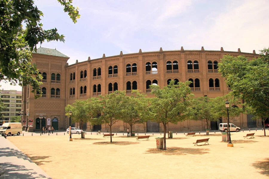 ▷ 21 Mejores Lugares QUE VER EN GRANADA Plaza de toros de Granada