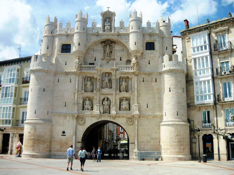 ▷ 13 Mejores Lugares QUE VER EN BURGOS Puerta de Santa María en Burgos