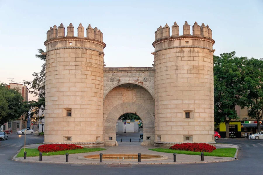 ▷ 13 Mejores Lugares QUE VER EN BADAJOZ Puerta de las Palmas