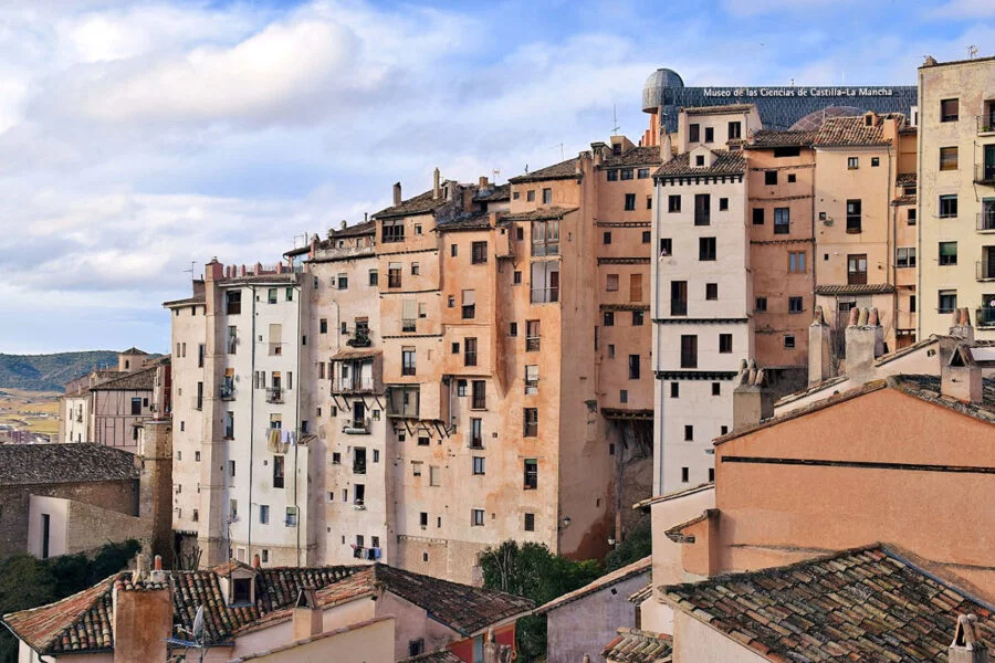 ▷ 13 Mejores Lugares QUE VER EN CUENCA Rascacielos del barrio San Martín
