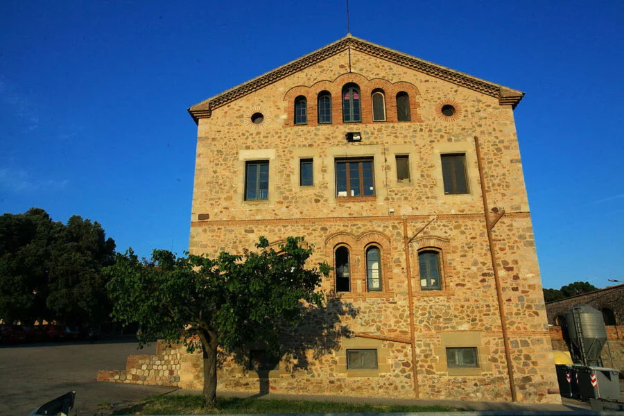 ▷ CALDAS DE MONTBUI » Qué ver y hacer. La Villa termal. Torre Marimon en Caldas de Montbui