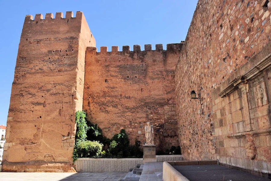▷ 15 Mejores Lugares QUE VER EN CÁCERES Torre de la Yerba de Cáceres