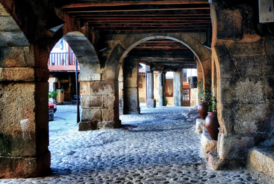 ▷ SAN MARTÍN DE TREVEJO » Descubre qué ver y hacer Visita San Martín de Trevejo