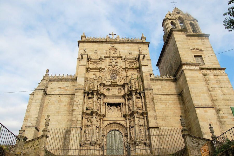 ▷ 13 Mejores Lugares QUE VER EN PONTEVEDRA Basílica de Santa María la Mayor