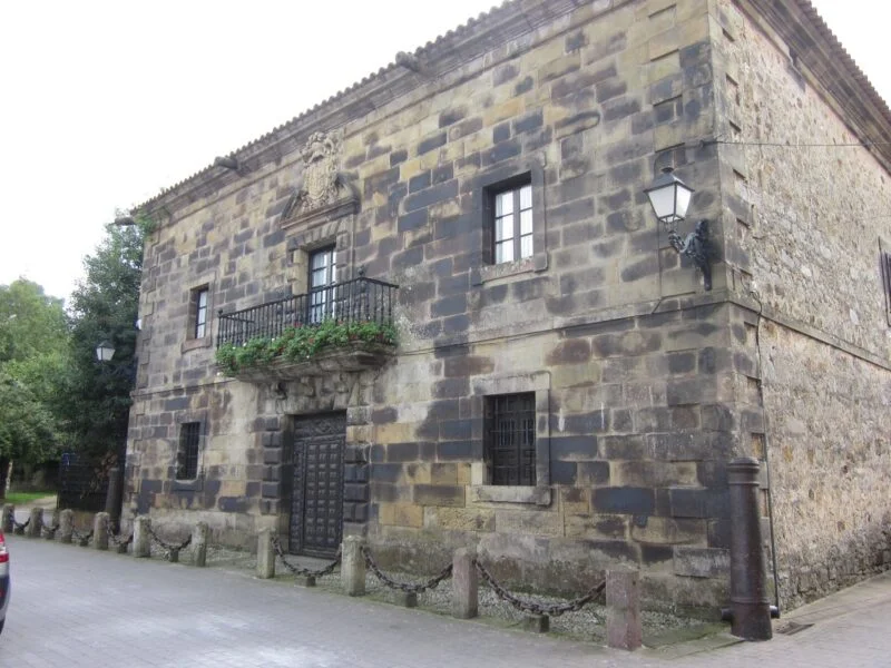 ▷ LIÉRGANES » Qué ver y hacer en la Comarca de Trasmiera Casa de los Cañones. Liérganes