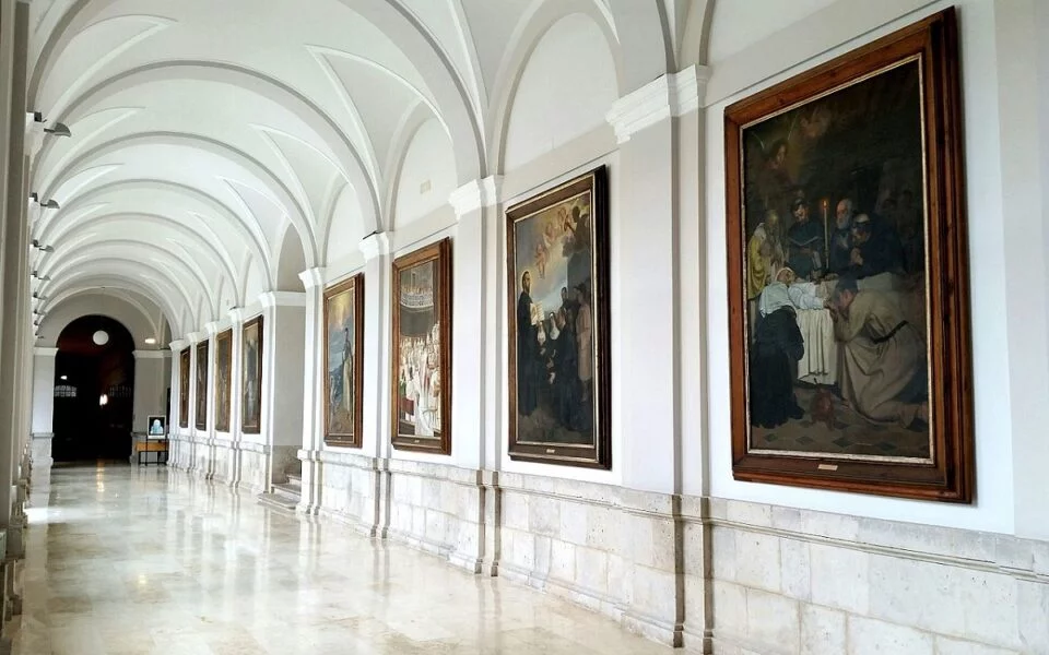 ▷ 22 Mejores Lugares QUE VER EN VALLADOLID Claustro convento de los Agustinos Filipinos de Valladolid