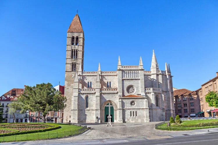 ▷ 22 Mejores Lugares QUE VER EN VALLADOLID Iglesia de Santa María de la Antigua