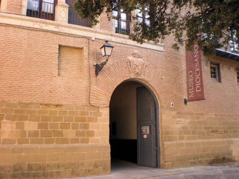 ▷ AÍNSA » Qué ver y hacer en esta preciosa villa oscense Museo Diocesano de Huesca