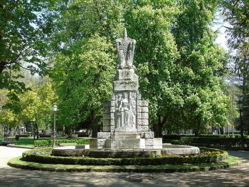 ▷ 14 Mejores Lugares QUE VER EN LUGO Parque Rosalía de Castro. Lugo