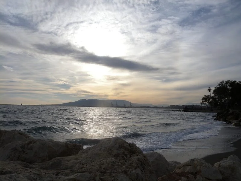 ▷ 17 Mejores Lugares QUE VER EN MÁLAGA Playa Pedregalejo. Málaga
