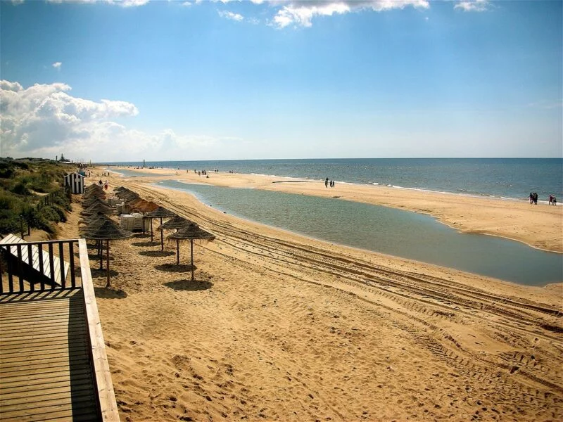 ▷ LAS 12 MEJORES PLAYAS DE HUELVA + MAPA Playa de Islantilla Huelva