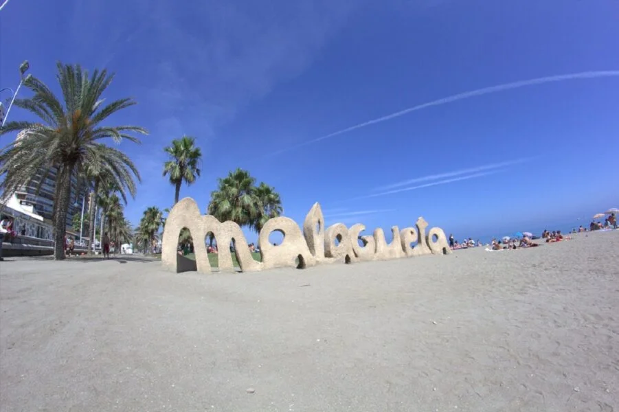 ▷ 17 Mejores Lugares QUE VER EN MÁLAGA Playa Malagueta. Málaga