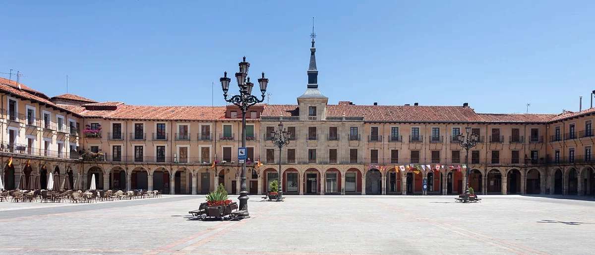 ▷ 11 Mejores Lugares QUE VER EN LEÓN Plaza Mayor de León