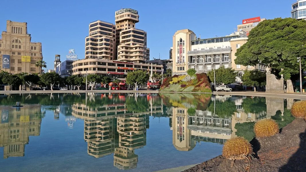 ▷ Los 12 Lugares QUE VER EN SANTA CRUZ DE TENERIFE Plaza de España en Santa Cruz de Tenerife