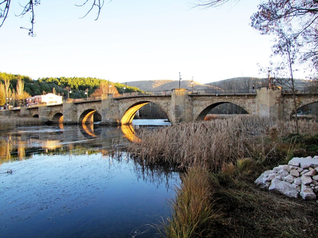 Puente medieval. Soria