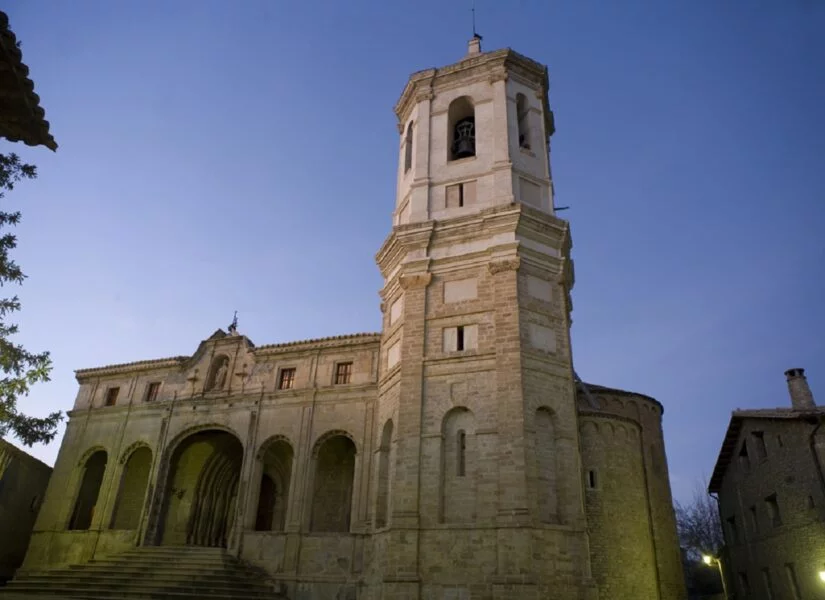 ▷ RODA DE ISÁBENA » Qué ver y hacer. "Joya del medioevo" Catedral Roda de Isábena Huesca
