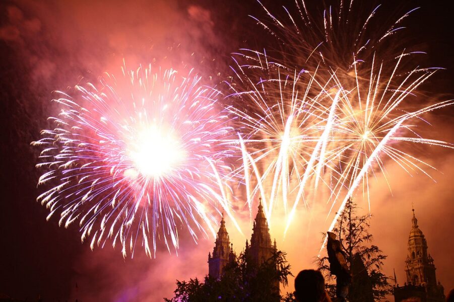 ▷ 16 Lugares QUE VER EN SANTIAGO DE COMPOSTELA Fiesta de Santiago Apóstol