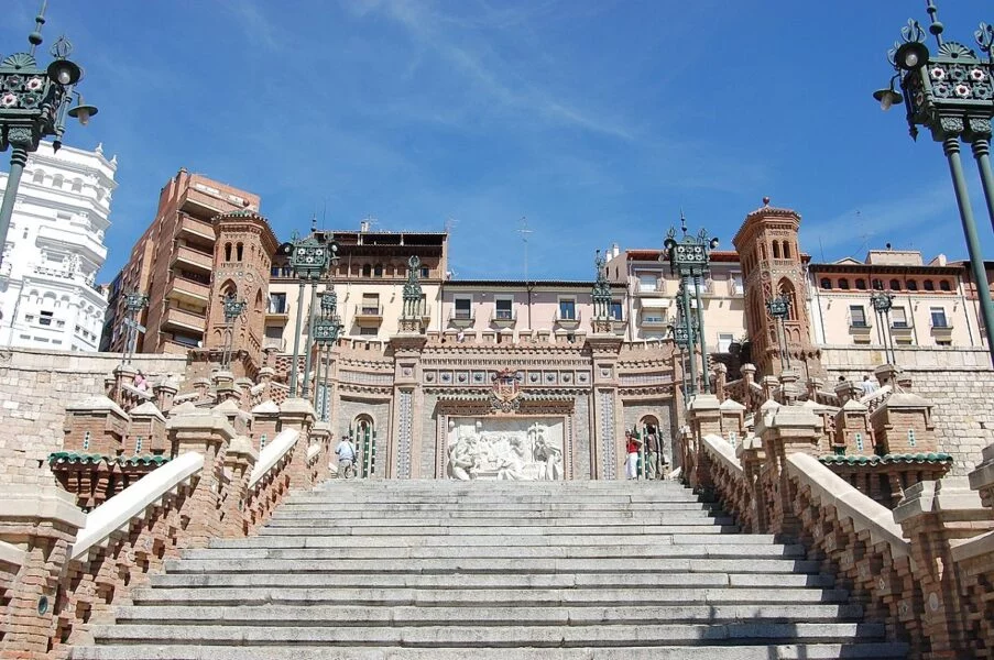 ▷ 11 Mejores Lugares QUE VER EN TERUEL Escalinata Teruel