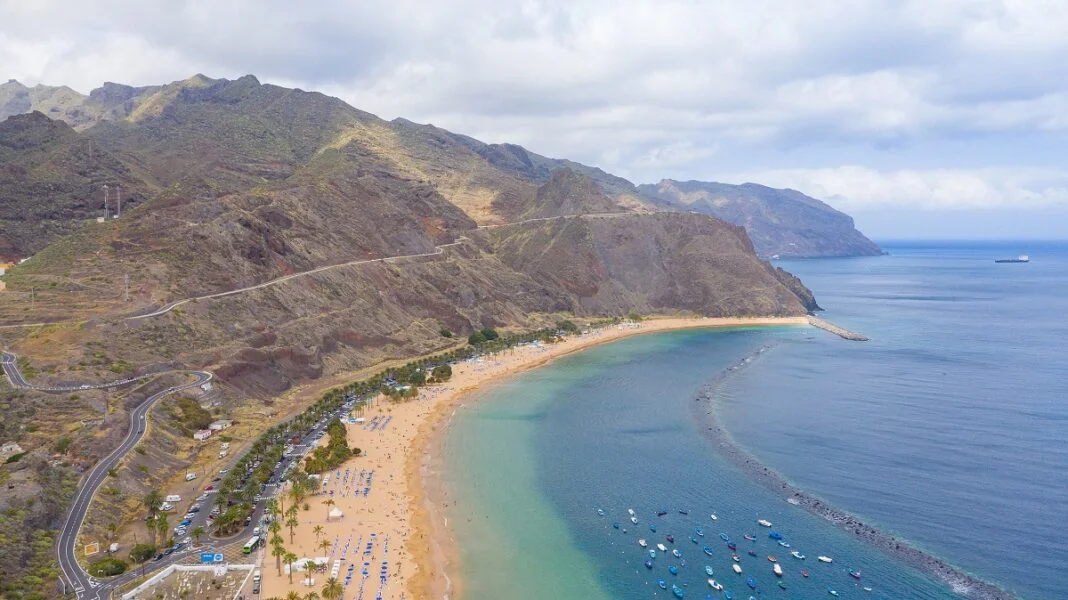 ▷ LAS 13 MEJORES PLAYAS DE TENERIFE + MAPA Playa de las Teresitas. Tenerife