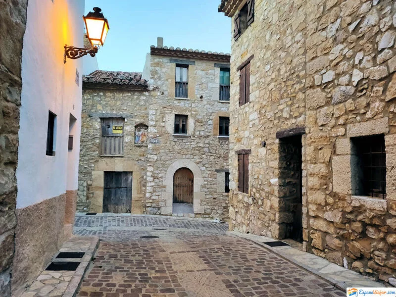 ▷ CULLA » Descubre qué ver y hacer en esta villa montañesa Calles con encanto de Culla