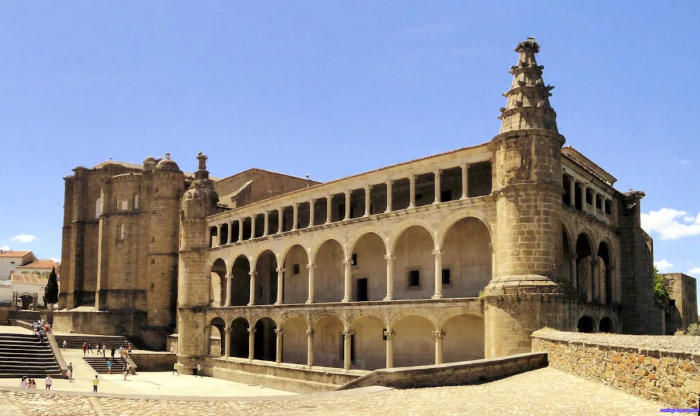 ▷ ALCÁNTARA » Qué ver y hacer. Historia y cultura. Convento de San Benito de Alcántara