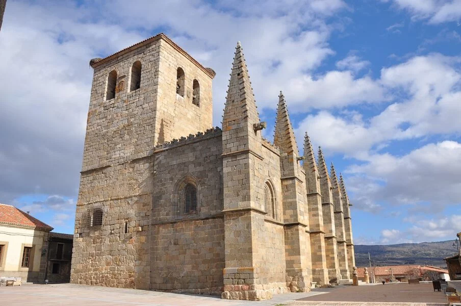 ▷ BONILLA DE LA SIERRA » Descubre qué ver y hacer Iglesia Colegiata San Martín de Tours
