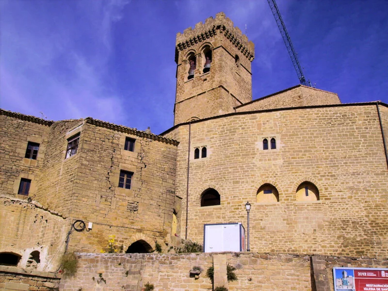 ▷ UJUÉ » Qué ver y hacer en esta villa medieval navarra Iglesia de Santa María en Ujué Navarra
