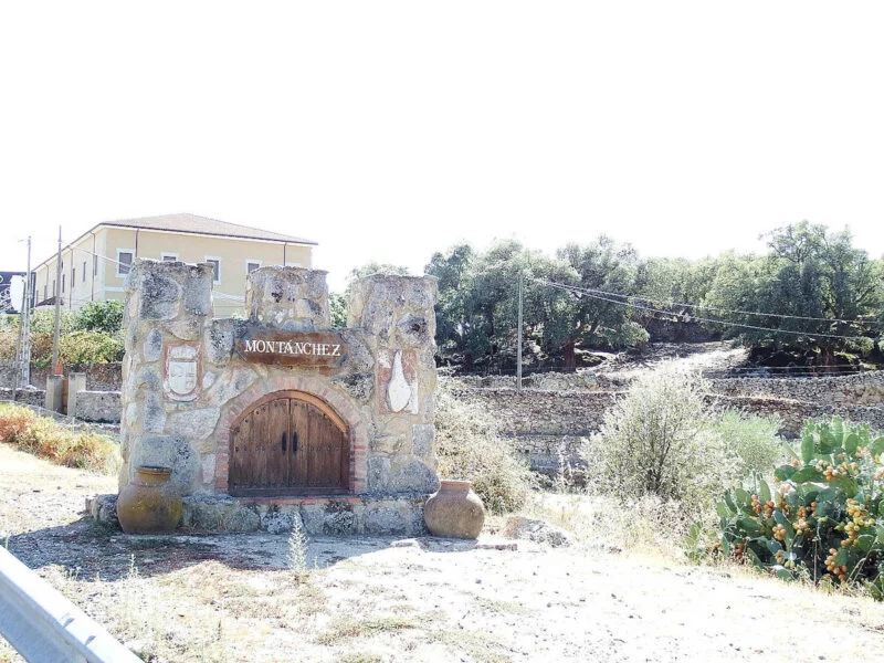 ▷ MONTÁNCHEZ » Qué ver y hacer. Seductora villa serrana Montánchez