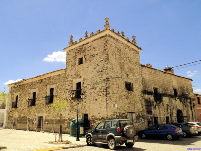 ▷ ALCÁNTARA » Qué ver y hacer. Historia y cultura. Plaza de la Corredera en Alcántara