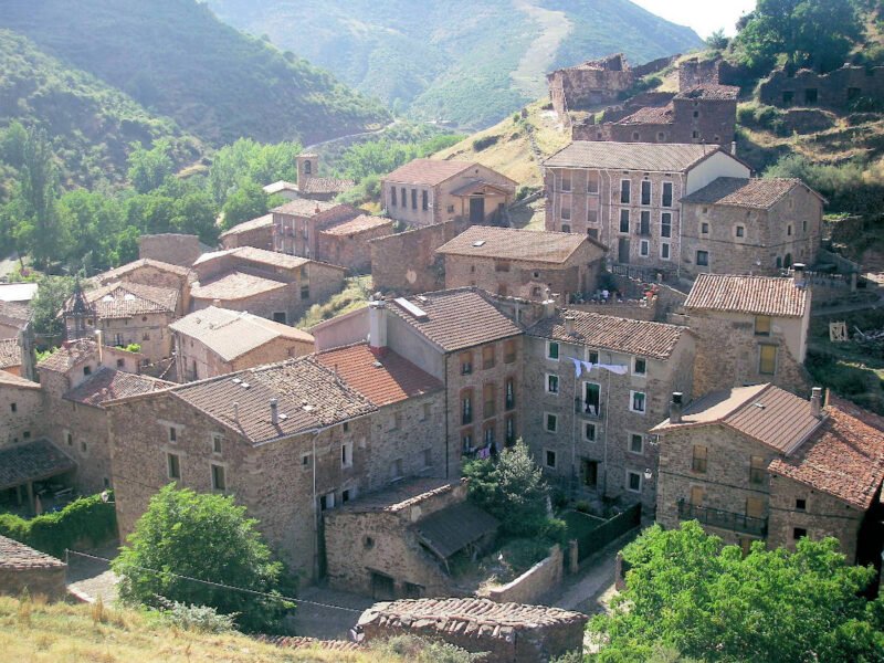 SANTO DOMINGO DE SILOS » Descubre este atractivo pueblo burgalés