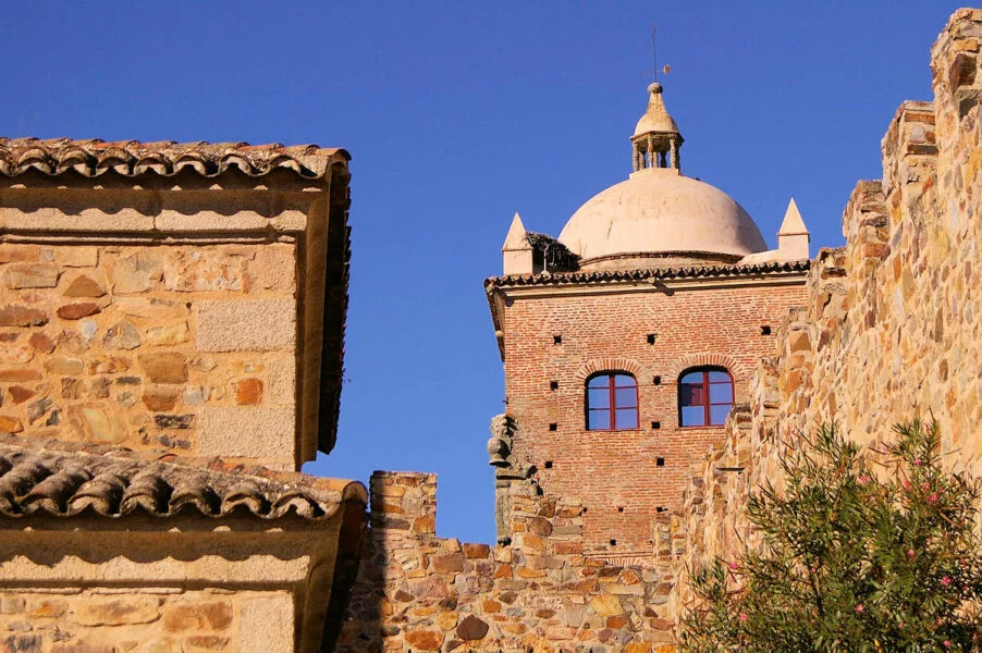 ▷ MONTÁNCHEZ » Qué ver y hacer. Seductora villa serrana Visita Montánchez en Cáceres