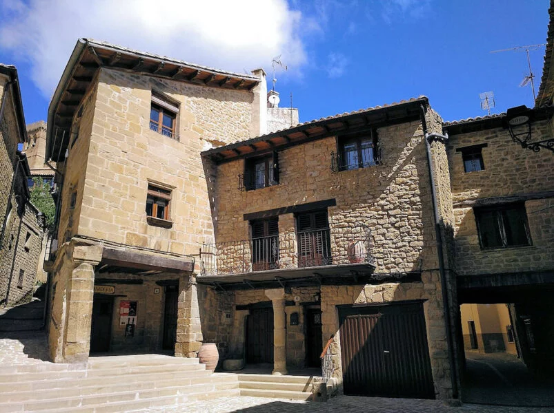 ▷ UJUÉ » Qué ver y hacer en esta villa medieval navarra Visita Ujué en Navarra