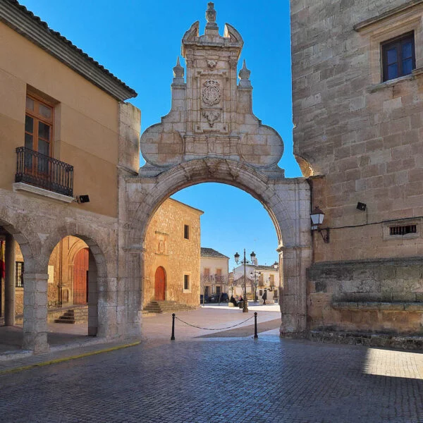 ▷ SAN CLEMENTE » Qué ver y hacer. Paseo al Renacimiento Arco Romano en San Clemente