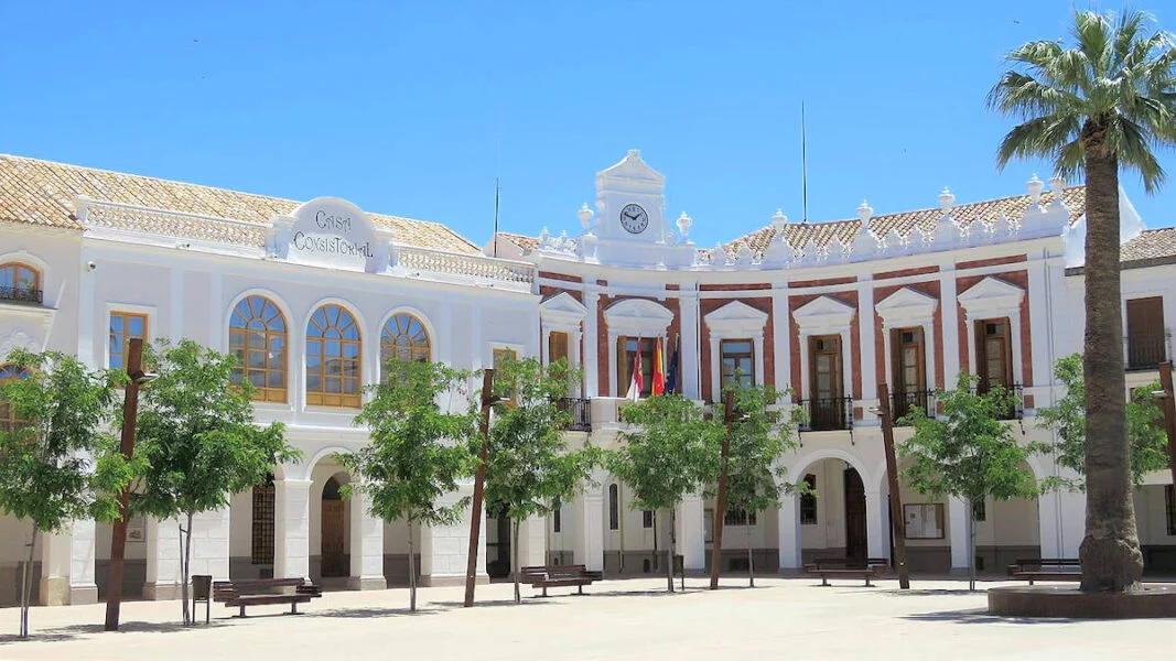 ▷ MANZANARES » Qué ver y hacer en este bello pueblo Ayuntamiento de Manzanares