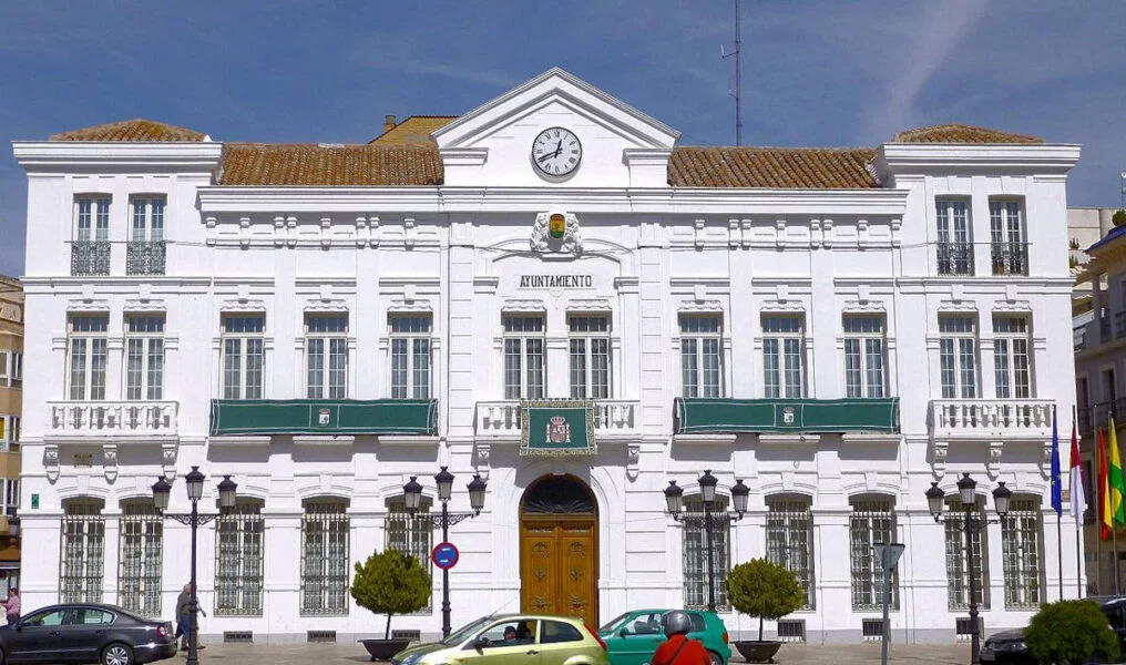 ▷ TOMELLOSO » Qué ver y hacer. Escenario de viñedos. Ayuntamiento de Tomelloso