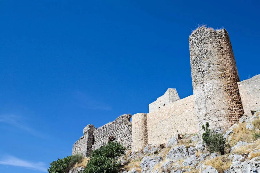 ▷ CARCABUEY » Qué ver y hacer en este pueblo encantador. Castillo de Carcabuey