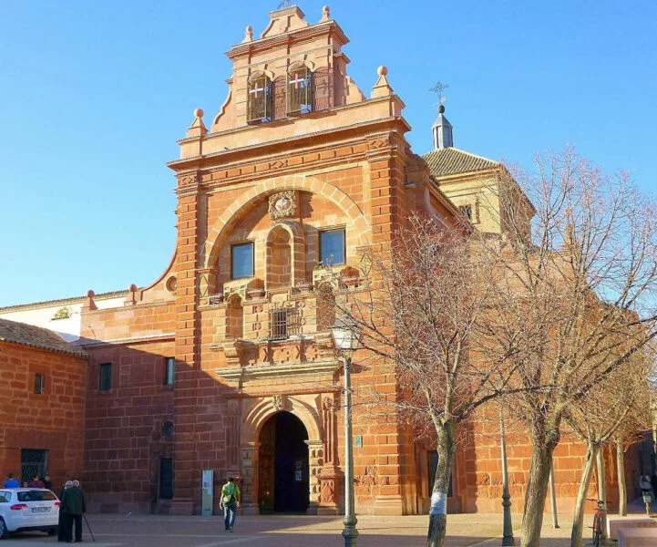 ▷ ALCÁZAR DE SAN JUAN » Descubre qué ver y hacer Iglesia de la Santísima Trinidad