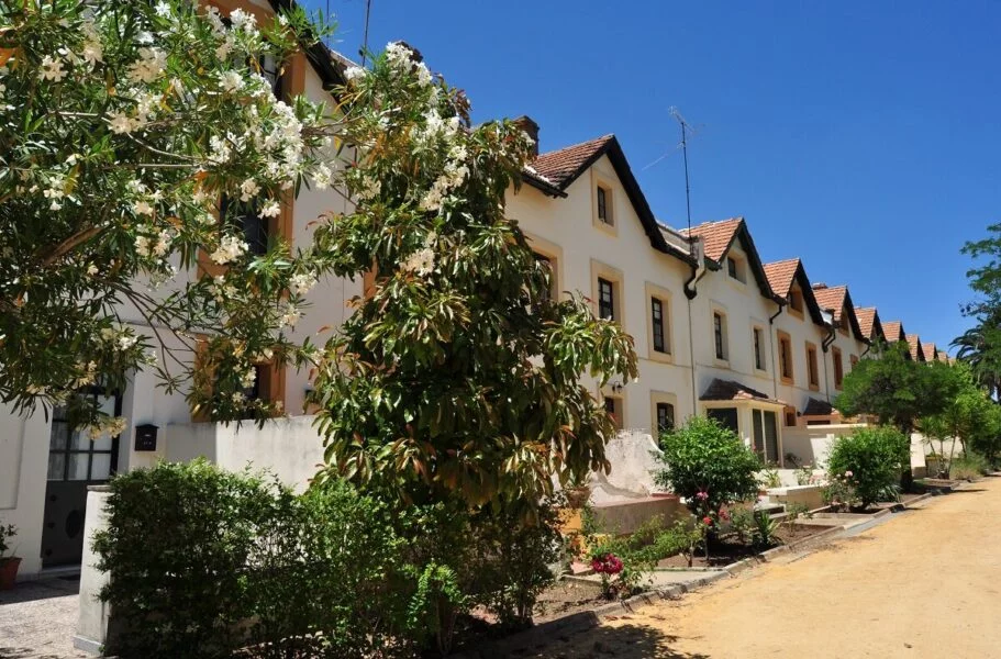 ▷ RIOTINTO » Qué ver y hacer en este atractivo pueblo minero Barrio inglés Bella Vista en Riotinto