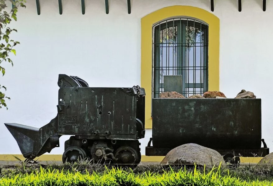 ▷ RIOTINTO » Qué ver y hacer en este atractivo pueblo minero Exterior del Museo Minero en Riotinto