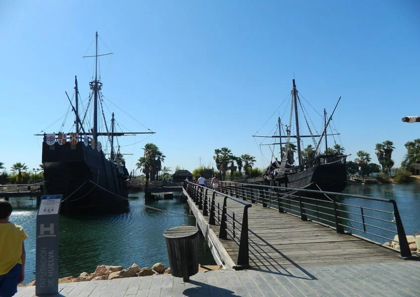▷ PALOS DE LA FRONTERA » Descubre Qué Ver y Hacer Muelle de las Carabelas en Palos de la Frontera