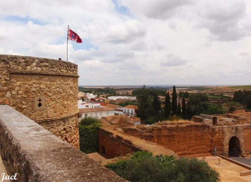 ▷ NIEBLA » Qué ver y hacer en esta villa medieval iliplense Visitar el pueblo de Niebla en Huelva